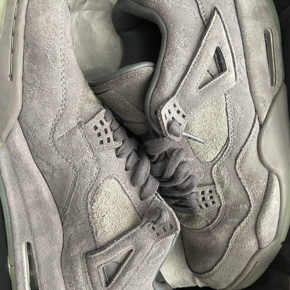 Kaws X Air Jordan 4 Retro ‘Cool Gray’